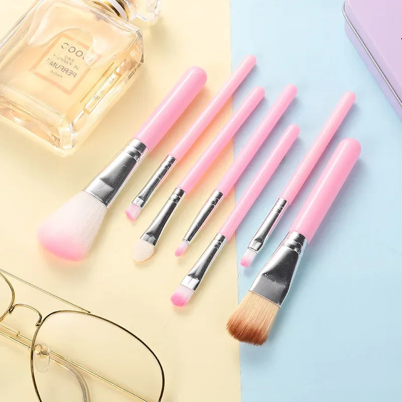 TitleHello Kitty Makeup Brush Set – Cute Blush, Eyebrow, Lip & Eyeshadow Beauty Tools – Facial Cosmetic Brush Kit for Women & Girls Gift
