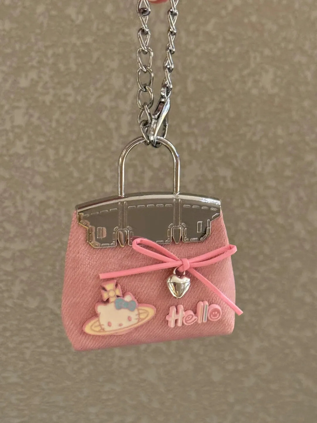 Hello Kitty Pendant Bag Charm – Cute Metal Keychain Accessory with Fashion Chain for Bags & Keys