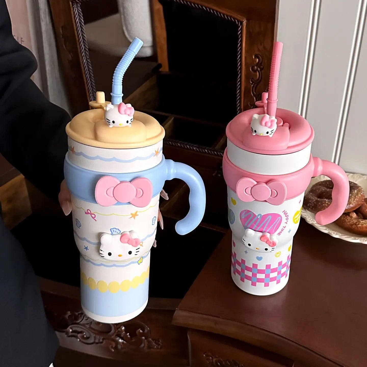Sanrio Hello Kitty Large Insulated Tumbler with Handle – 316 Stainless Steel Straw Cup – Cute Leak-Proof Water Bottle for Women & Girls