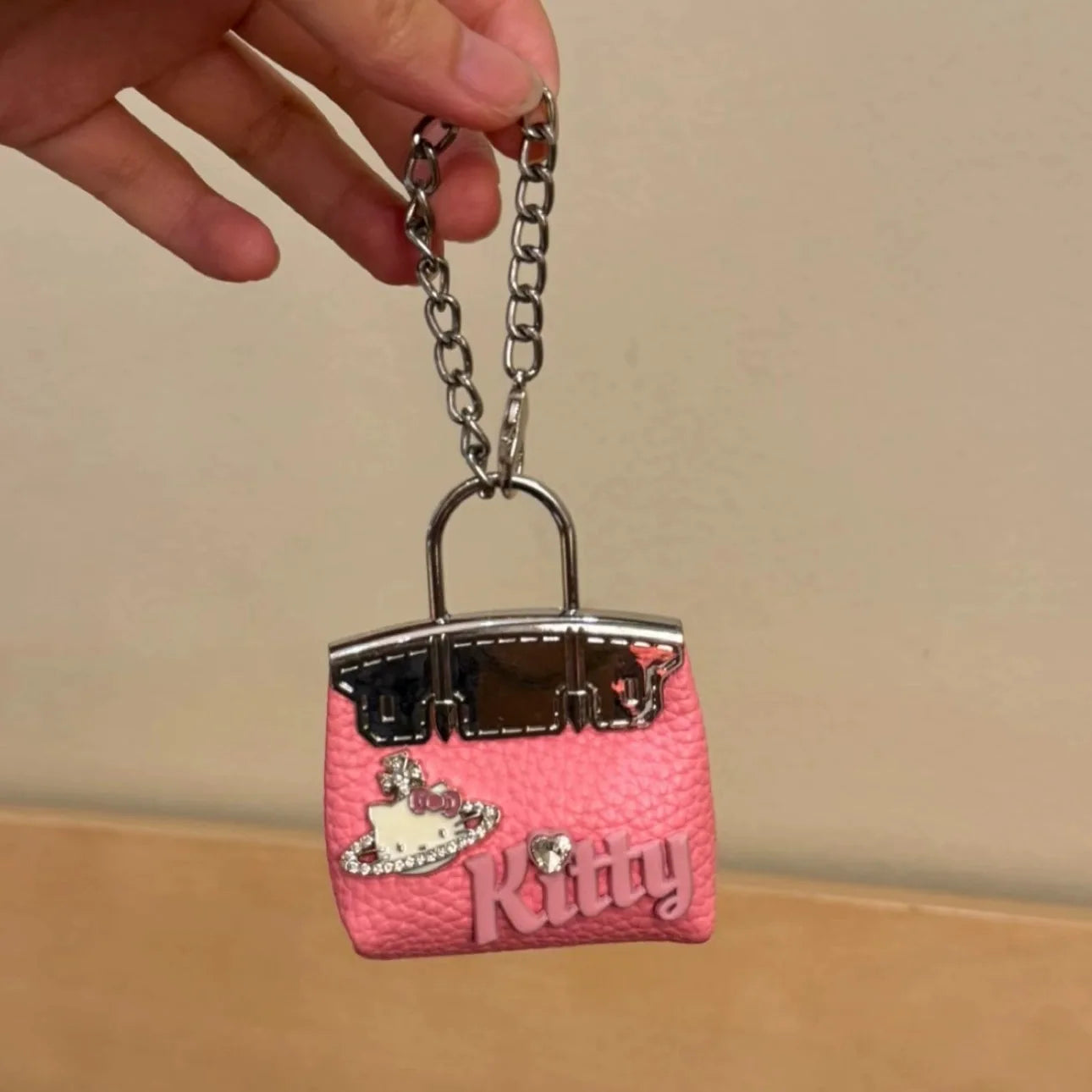 Hello Kitty Pendant Bag Charm – Cute Metal Keychain Accessory with Fashion Chain for Bags & Keys