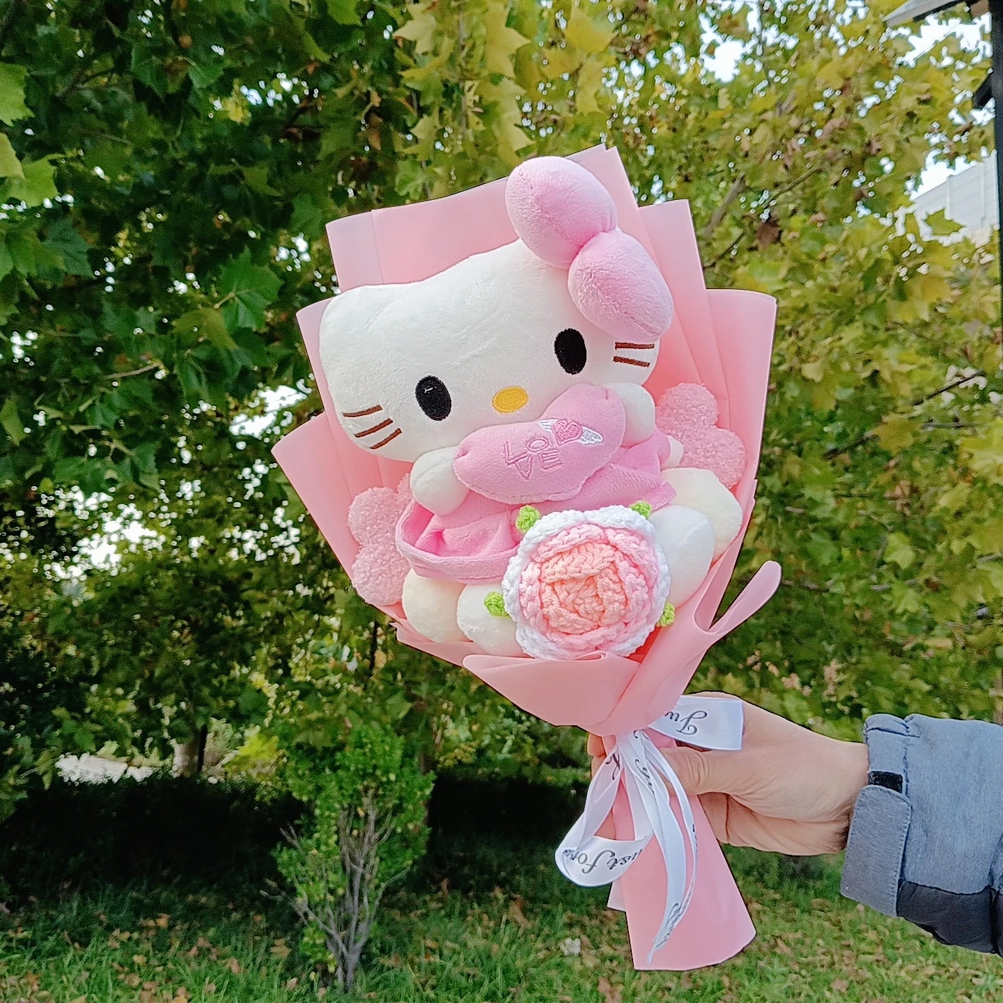 Hello Kitty Cartoon Plush Bouquet – Rose Flower Doll Arrangement for Home Decor & Gift (Valentine’s, Christmas & Wedding)