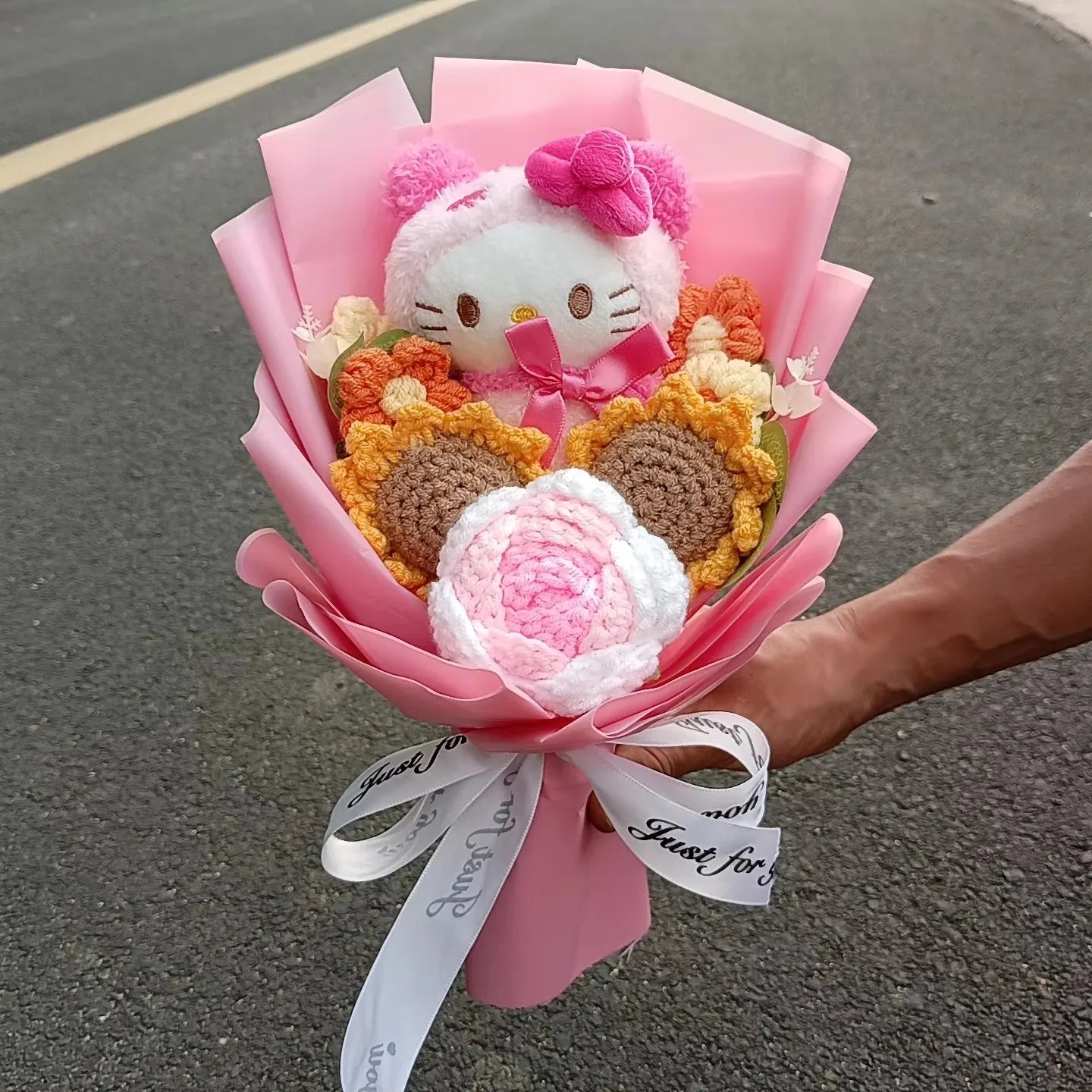 Hello Kitty Cartoon Plush Bouquet – Rose Flower Doll Arrangement for Home Decor & Gift (Valentine’s, Christmas & Wedding)
