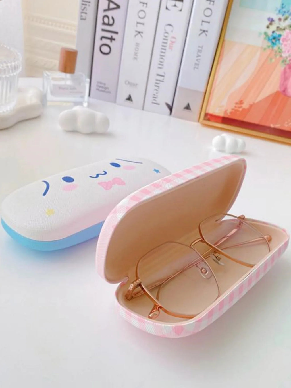 3pcs Hello Kittys glasses case and cloth Pink cat head design Soft microfiber Used to clean and put  glasses, mobile phones