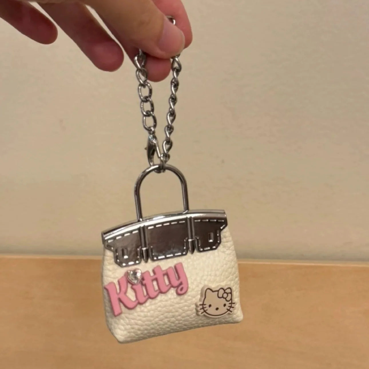 Hello Kitty Pendant Bag Charm – Cute Metal Keychain Accessory with Fashion Chain for Bags & Keys